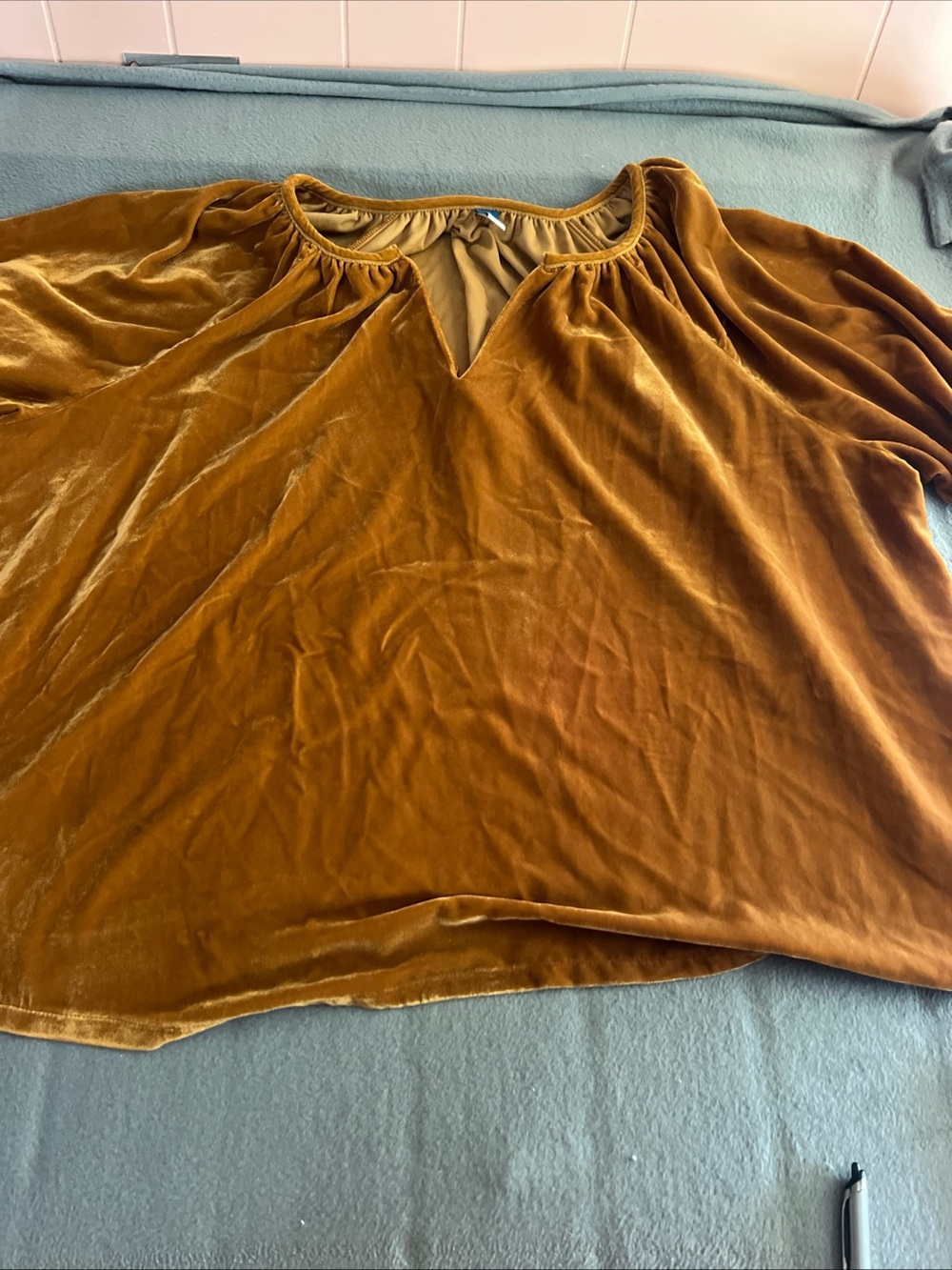 Old Navy Velvet Peasant Top in Mustard